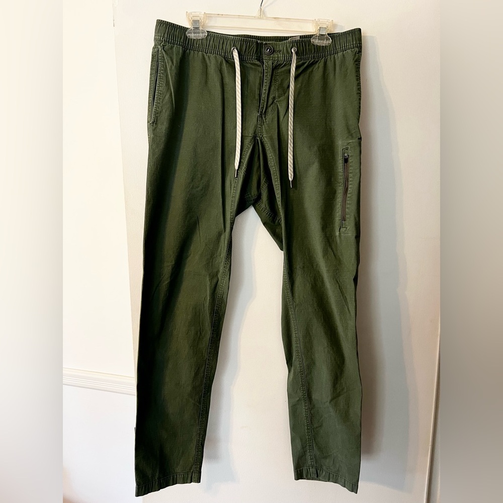 NWOT Vuori Ripstop DuraTerrat Pants in Lake green size Large